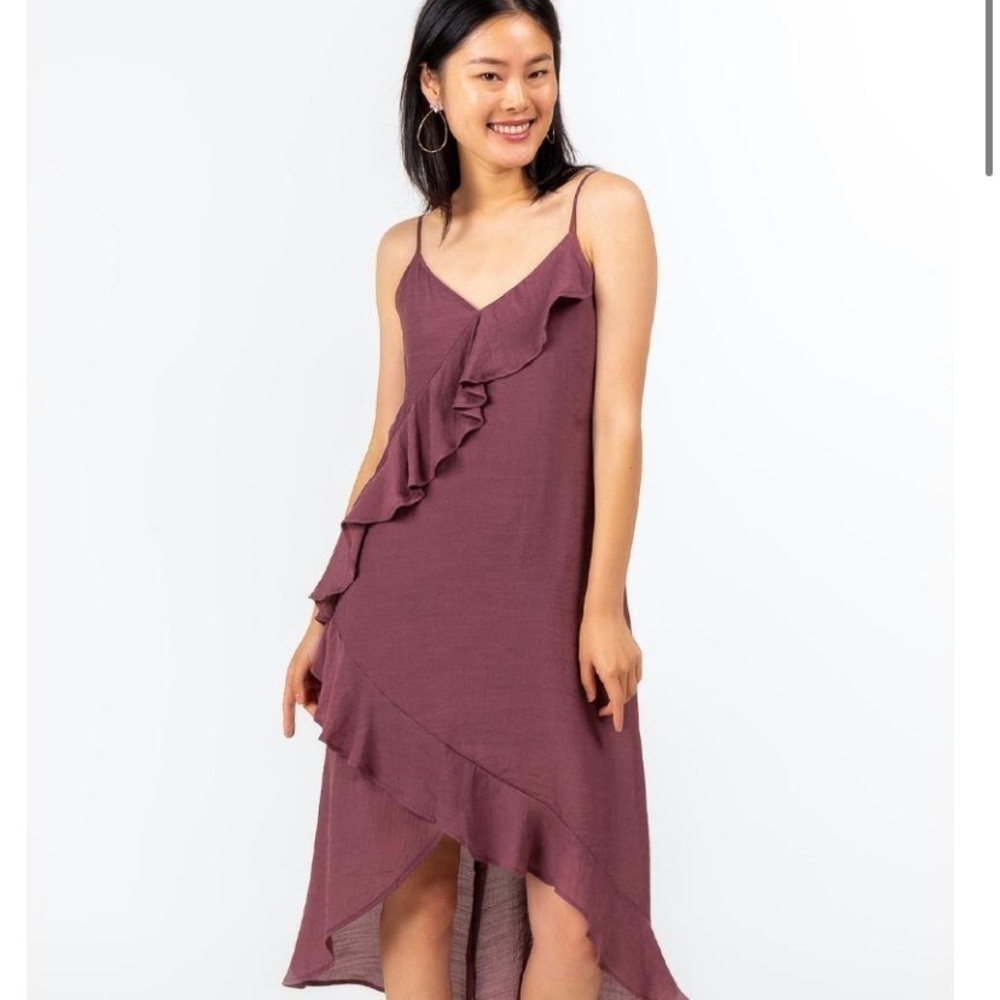 NWT Francesca’s Ruffled Asymmetrical Mauve Dress